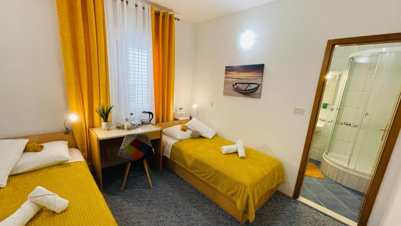 Apartmens And Rooms Madunic V Split Exteriör bild