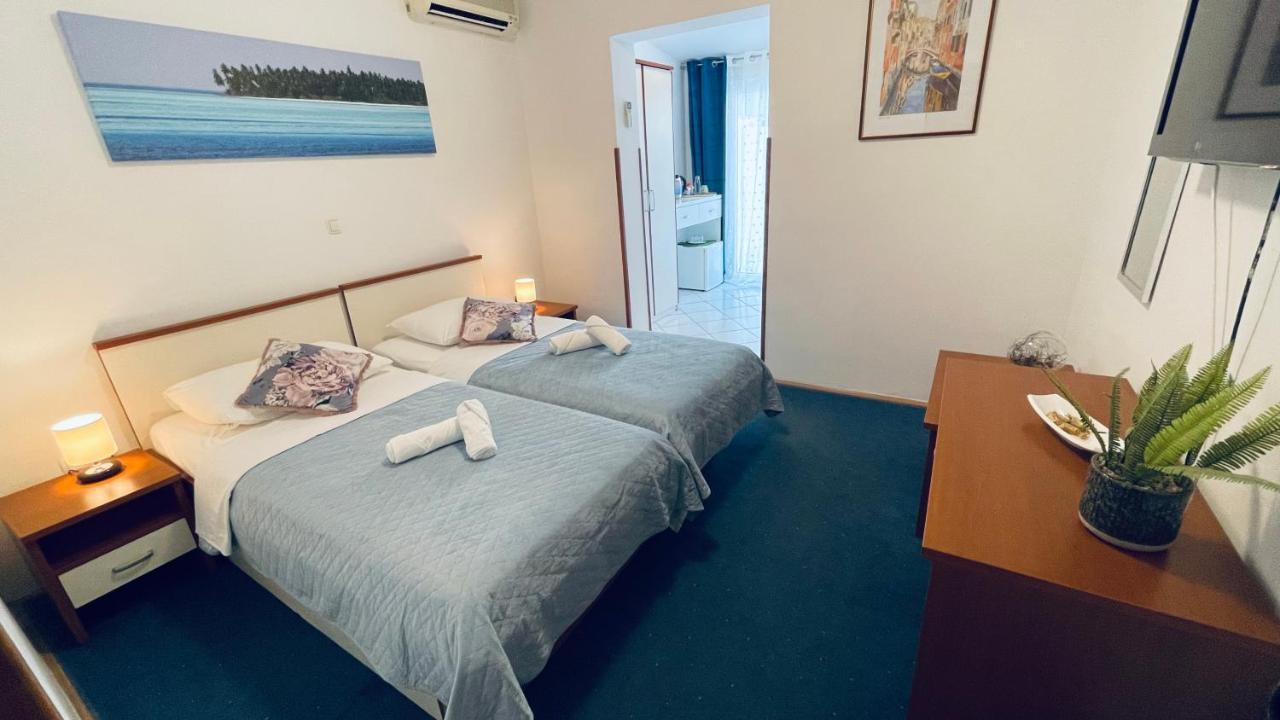 Apartmens And Rooms Madunic V Split Exteriör bild