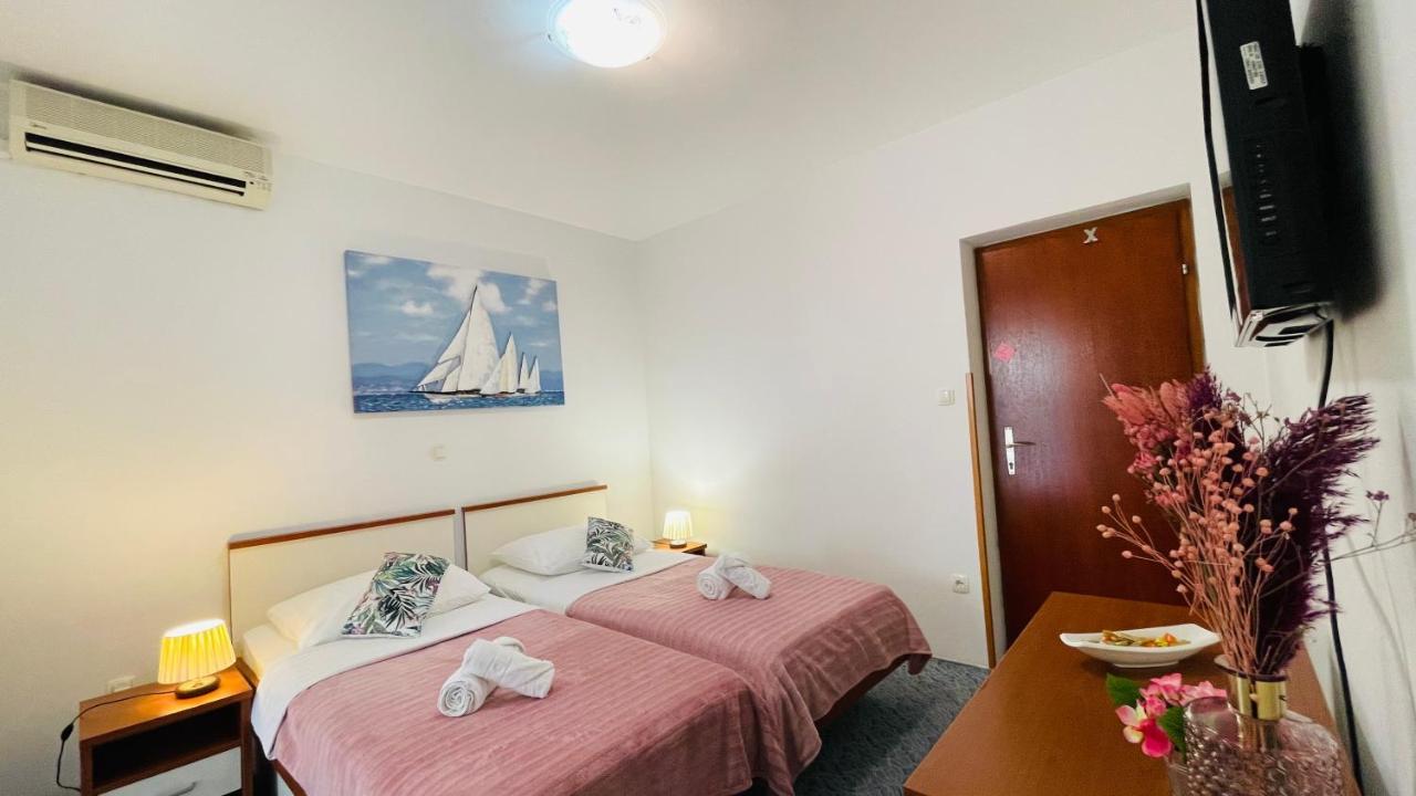 Apartmens And Rooms Madunic V Split Exteriör bild